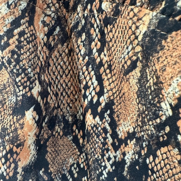 Snake Print Crop Top - Picture 5 of 5